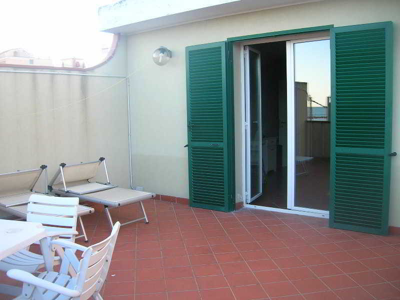 Hotel Delle Rose San Bartolomeo Al Mare Dış mekan fotoğraf
