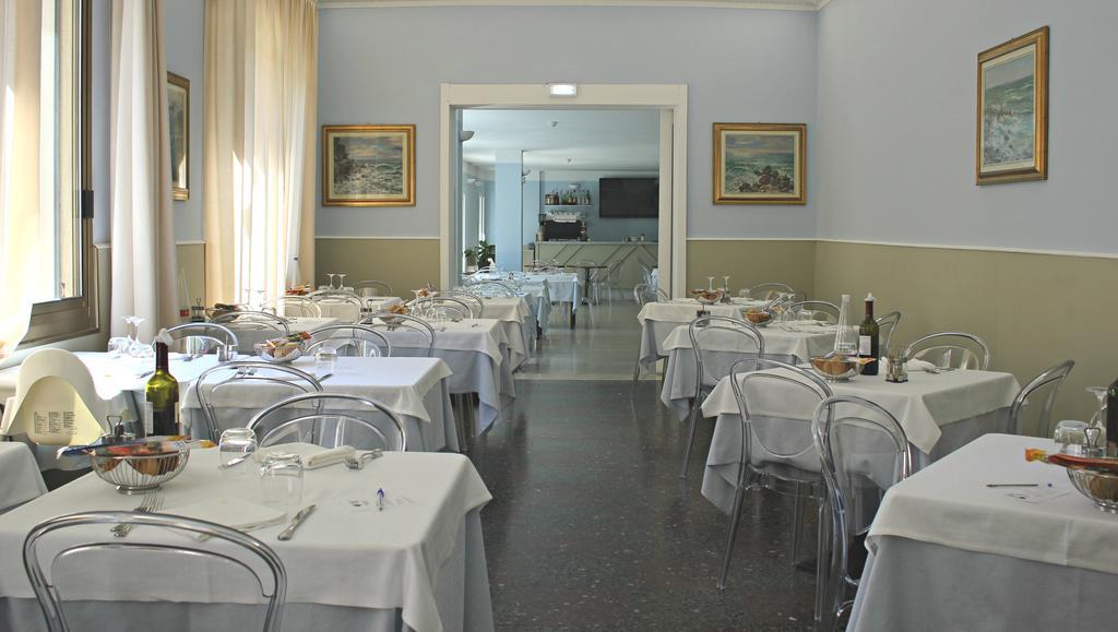 Hotel Delle Rose San Bartolomeo Al Mare Dış mekan fotoğraf