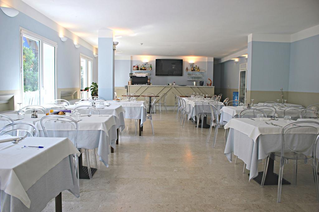 Hotel Delle Rose San Bartolomeo Al Mare Dış mekan fotoğraf